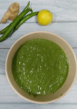 A picture of Green chutney.