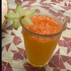 Star fruits juice A picture of Star fruits juice.
