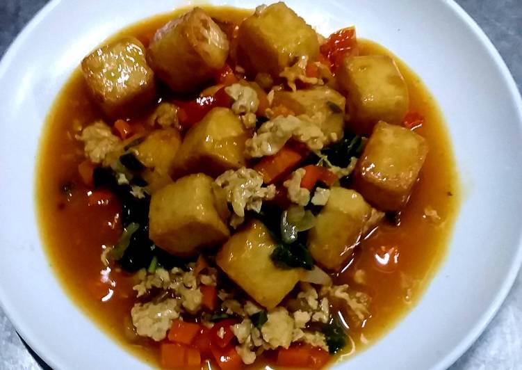 เต้าหู้ปลาทรงเครื่องไก่สับ