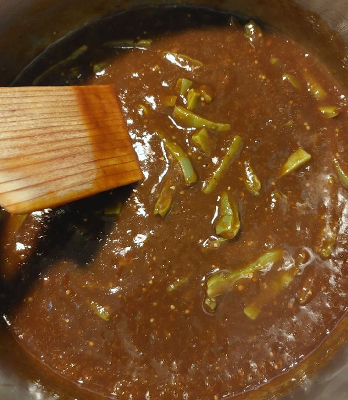 Una foto de Nopales con salsa de pasilla