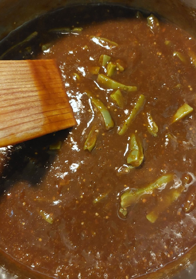 Una foto de Nopales con salsa de pasilla