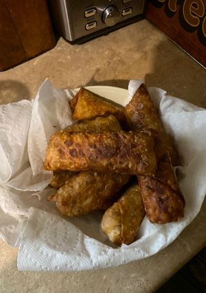 A picture of Authentic Delicious Chinese pork egg rolls.