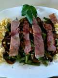 Champiñones con judías verdes y jamón cocido