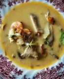 Tom yam kung —Sopa de langostinos con setas y leche de coco—