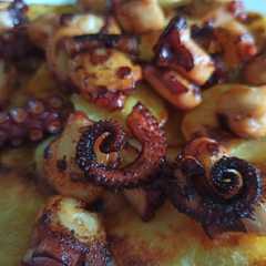 Foto principal de Pulpo con patatas (crujiente) en 20 minutos