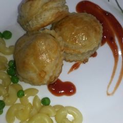 A picture of Macroni pasta patties.