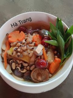 Hình của món Gà Hầm Ngũ Sắc.