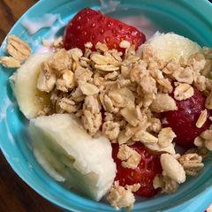 A picture of Strawberry banana parfait.