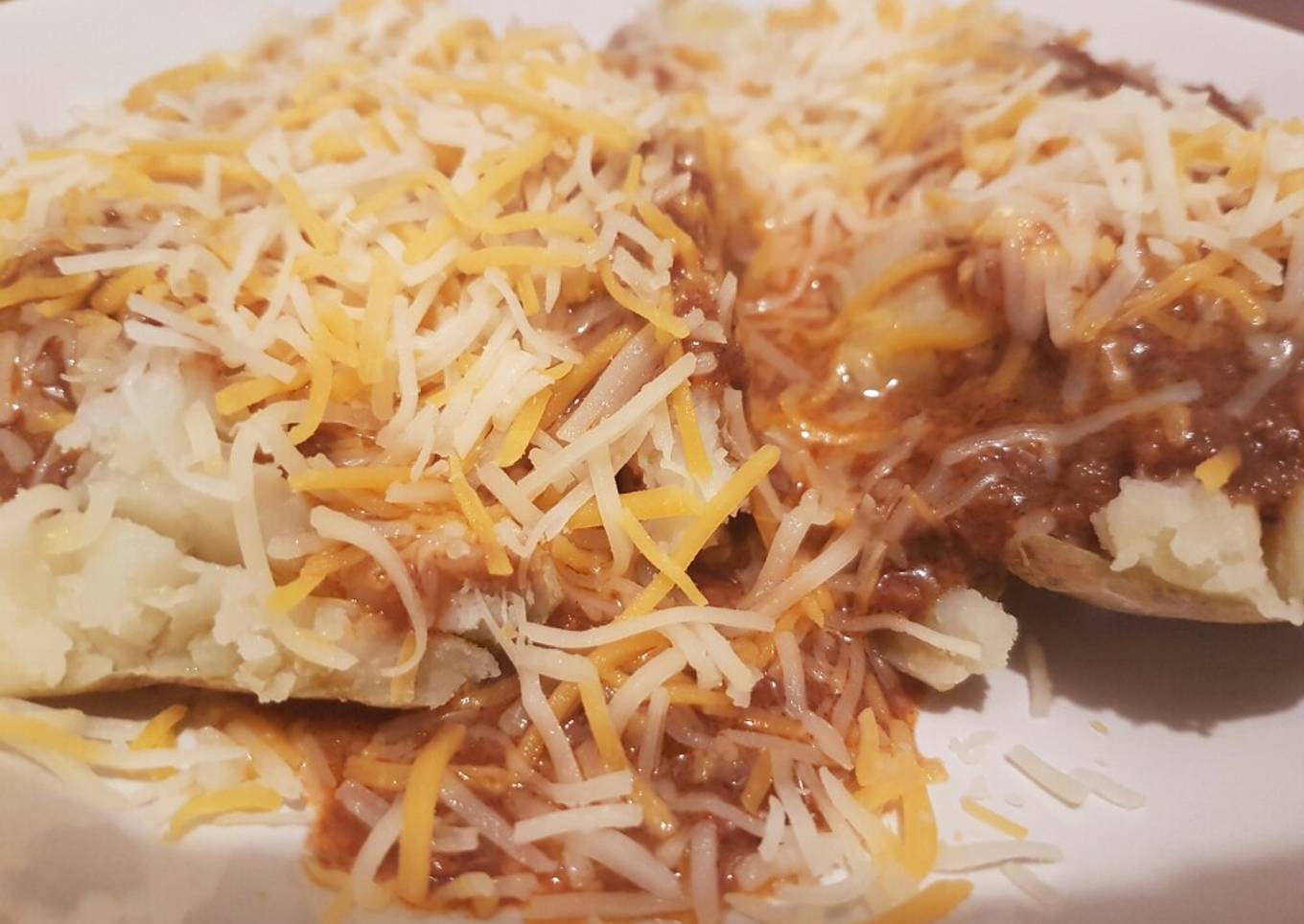 Chili cheese stuffed potatoe