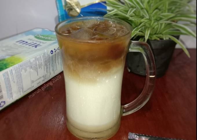 Cara Membuat Es kopi susu kekinian yang Lezat