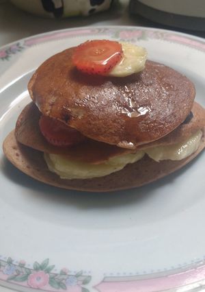 Una foto de Panqueque con frutas 
