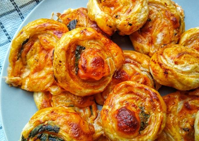 Mozzarella, Tomato & Basil Puff Pinwheels