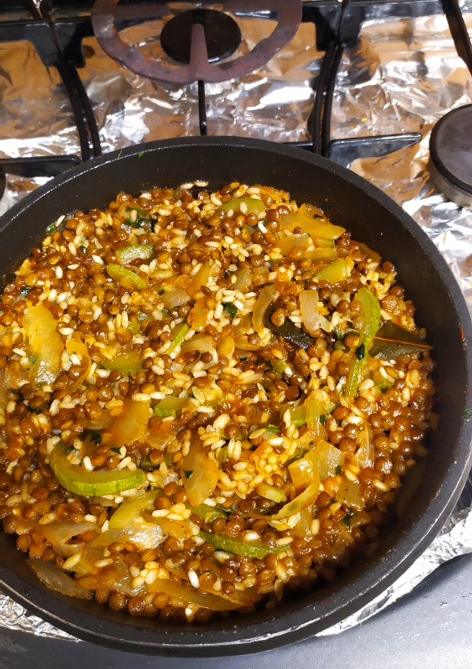 Una foto de Arroz con lentejas!!
