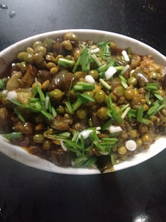 મિક્સ દાણા રીંગણનું શાક (Mix Dana Ringan Shak Recipe In Gujarati) રેસીપી મુખ્ય ફોટો