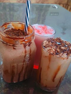 મિલ્ક શેક (Milk Shake Recipe In Gujarati) રેસીપી મુખ્ય ફોટો