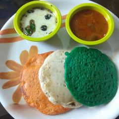 A picture of Tricolour uttapam.