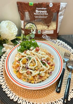 ब्राउन राइस सलाद (Brown Rice Salad) रेसिपी मुख्य फोटो