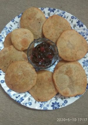 A picture of Masoor dal ki kachori.