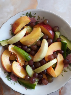 عکسی از دستور سالاد میوه