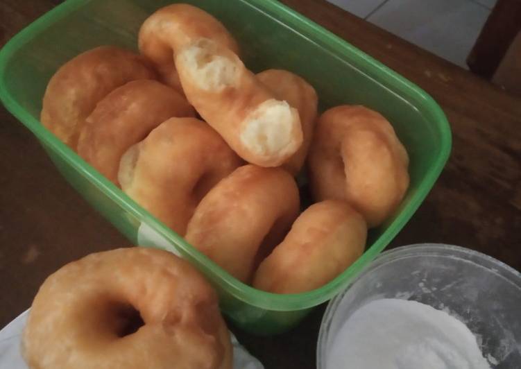 Bagaimana Menyiapkan Donut menul tanpa telur yang Lezat