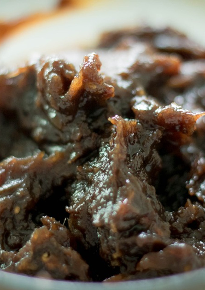 A picture of Tamarind-Dates Chutney.