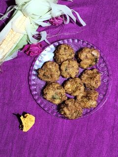 வரகு மக்காச்சோள வடை(varagu makkasola vadai recipe in tamil) செய்முறை முக்கிய புகைப்படம்