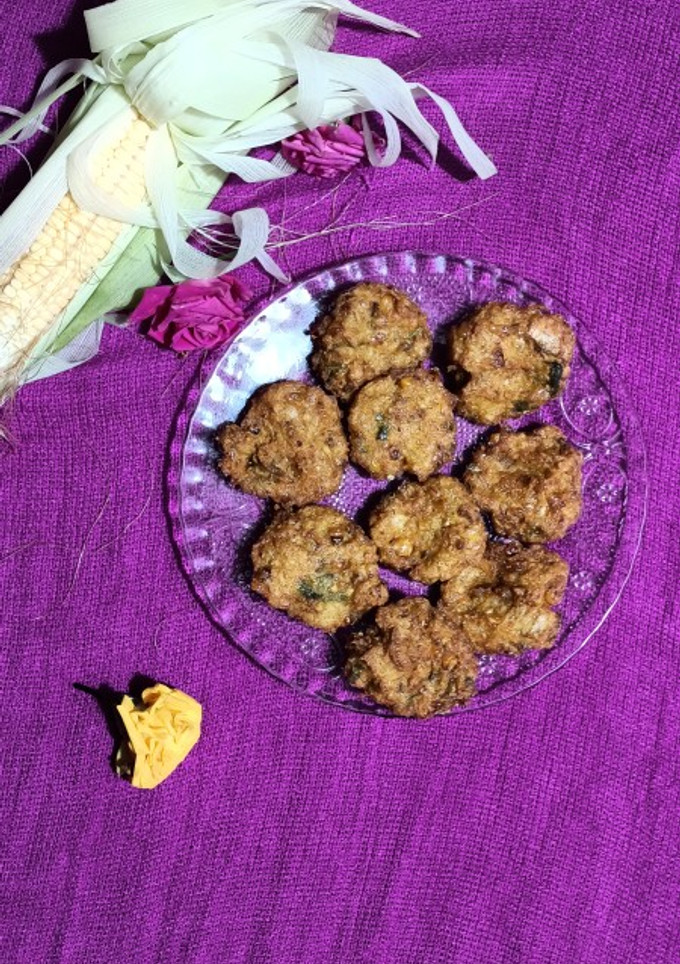 வரகு மக்காச்சோள வடை(varagu makkasola vadai recipe in tamil) செய்முறை முக்கிய புகைப்படம்