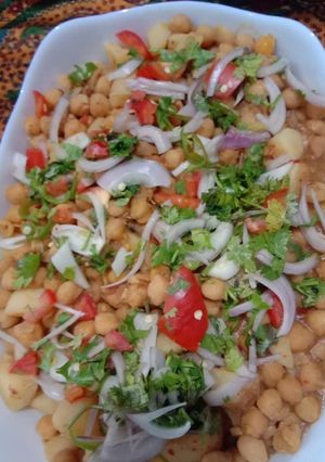 A picture of Chana chat.