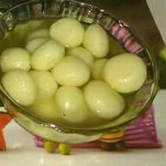A picture of Bangali rasgulle.