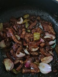 A picture of Pork Adobo.