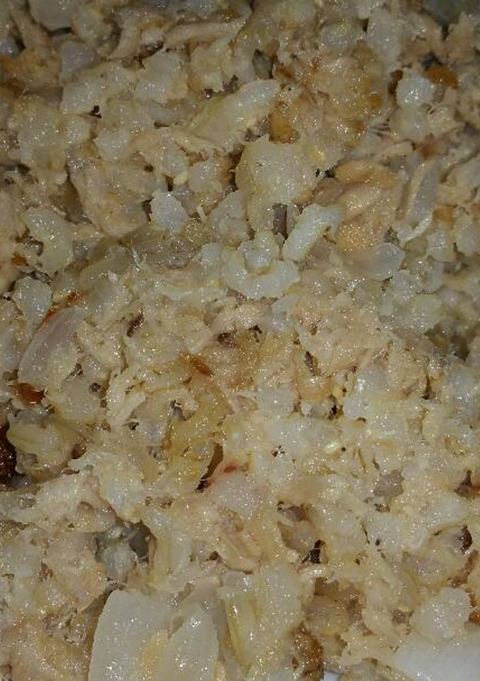 Una foto de Arroz integral salteado con cebolleta y atún 😋🍽