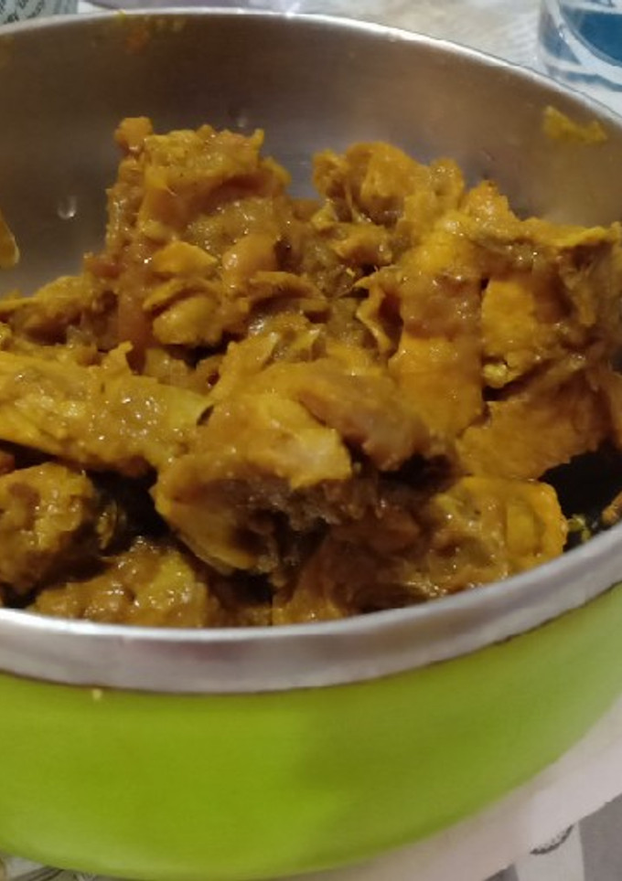 A picture of Chicken Curry.