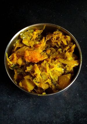 বাঁধাকপির ঝাল তরকারি (Bandhakopir jhal tarkari recipe in bengali) রেসিপির প্রধান ছবি