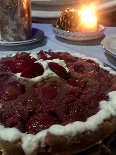 Una foto de Torta húmeda de ciruelas
