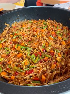 Una foto de Fideuà de verduras 🥦🥕🌶
