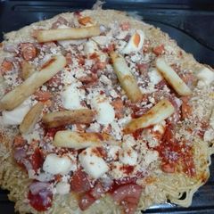 A picture of Noodles pizza.
