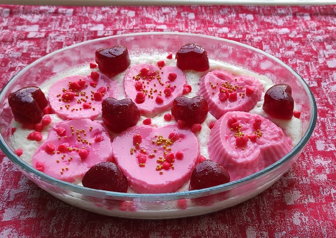 Strawberry jello pudding