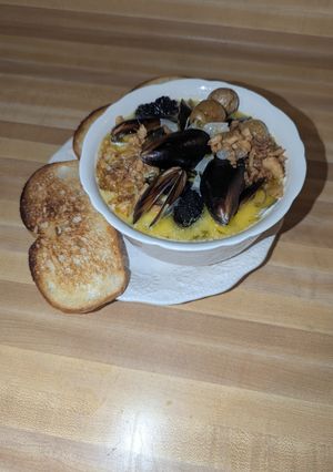 A picture of Butter and white wine mussels.