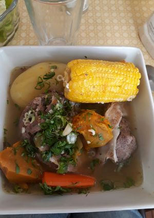 Una foto de Cazuela de osobuco #comidachilena