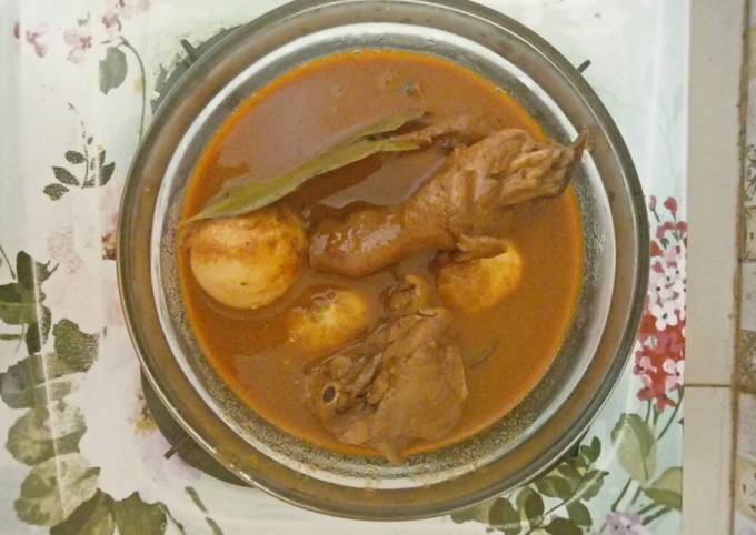 24. Rendang Ayam telur