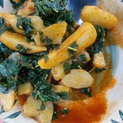 A picture of Arish jollof with vegetable.