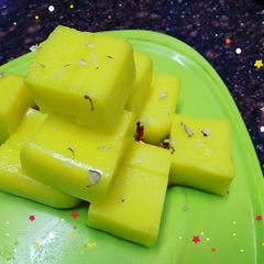 A picture of Custard powder ki barfi.