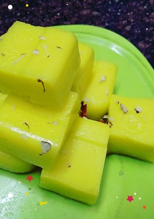 A picture of Custard powder ki barfi.