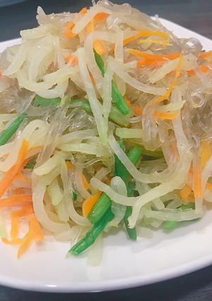 Hình của món Miến xào chay.