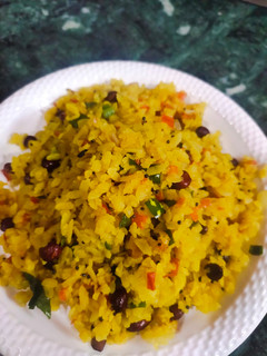 पोहा (poha recipe in hindi) रेसिपी मुख्य फोटो