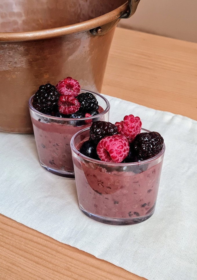 Una foto de Postrecito de frutos rojos y chocolate by Sol ☀ Keto, vegano, sin gluten, sin edulcorante