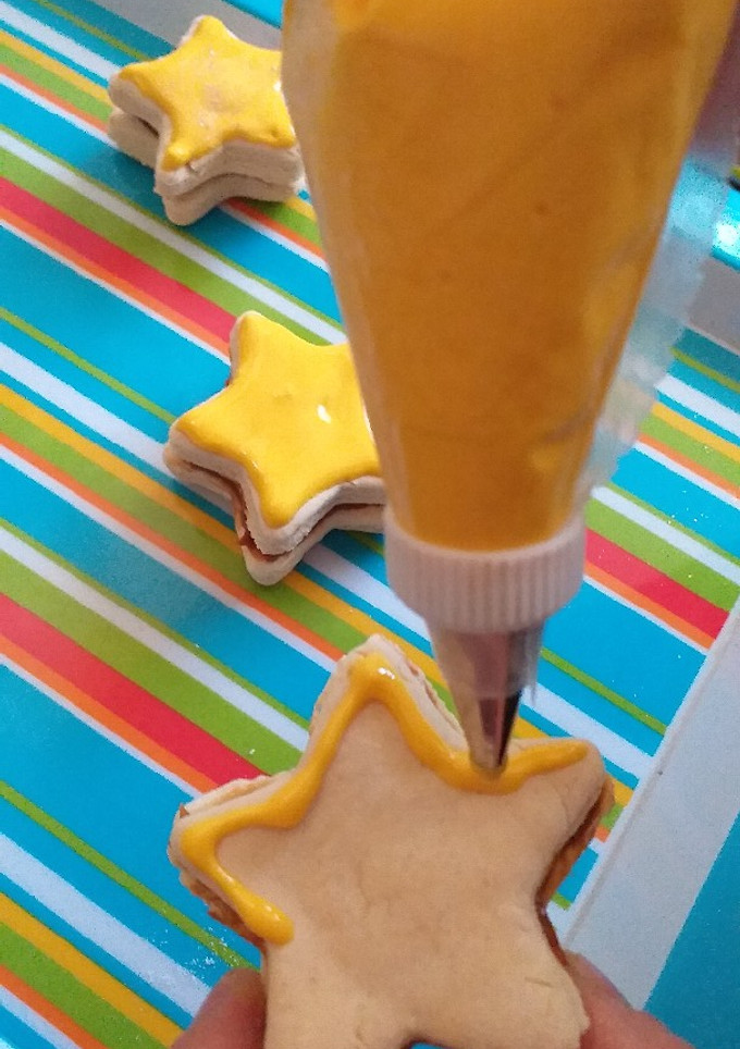 Una foto de Glasé para decorar galletas navideñas 🌟🎅🏻