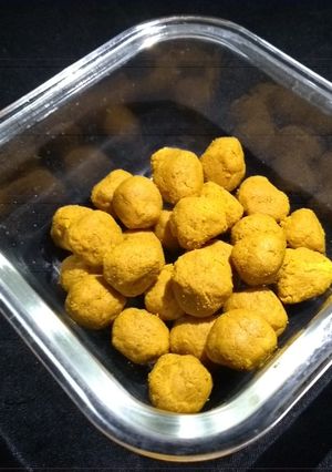 લાડુ (Ladoo Recipe in Gujarati) રેસીપી મુખ્ય ફોટો