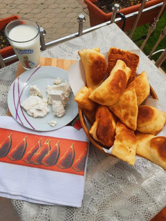 A picture of "Petlla" - Balkan Flatbread.