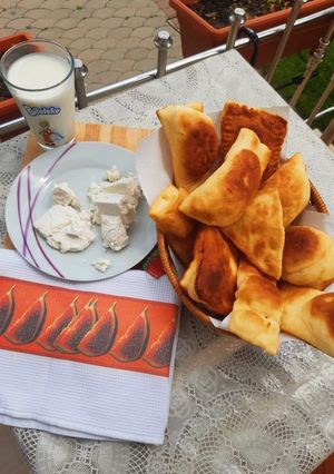 A picture of "Petlla" - Balkan Flatbread.